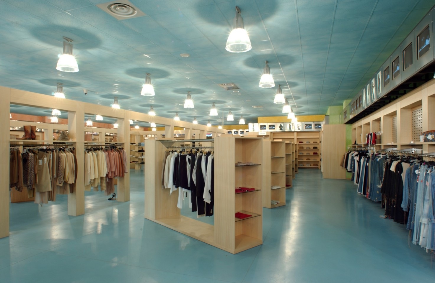 RJ Outlet Lissone аутлет